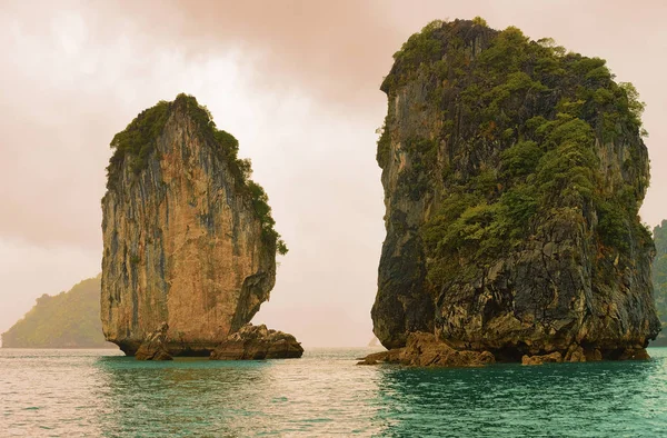 Rochers Calcaires Sur Baie Long Vietnam Asie — Photo