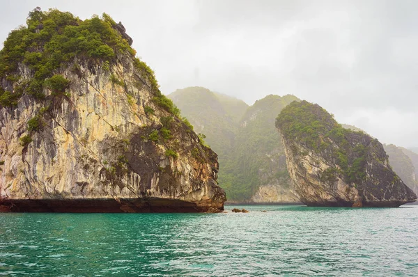 Rochers Calcaires Long Bay Vietnam Asie — Photo