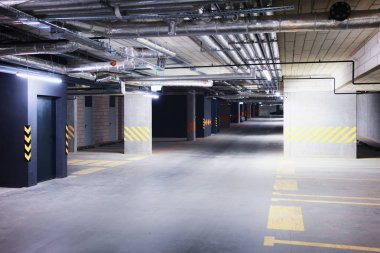 Yeraltı araç park garaj bir Avrupa modern apartman