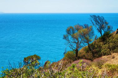 Cliff resort Capo Pecora ve Akdeniz, Sardunya İtalya