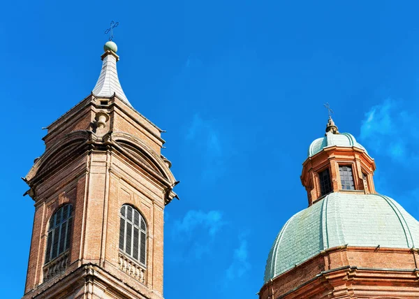 Torres Iglesia Santi Bartolomeo Gaetano Bolonia Emilia Romaña Italia — Foto de Stock