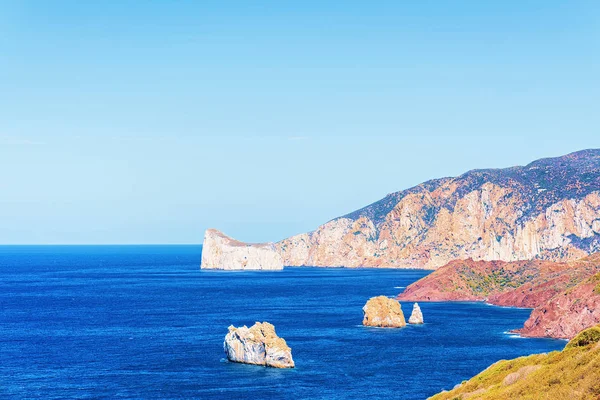 Nebida および内陸海 カルボーニア イグレージアス イタリアのサルデーニャ島でポルト コラーロ — ストック写真