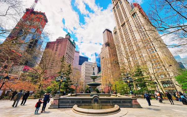 New York Usa Aprile 2015 Fontana City Hall Park Con — Foto Stock