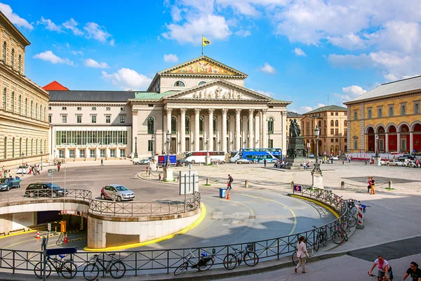 München Deutschland Mai 2013 Menschen Nationaltheater Max Joseph Platz München — Stockfoto