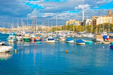 Malta Adası'Msida Marina Motorlu kayak sandallar