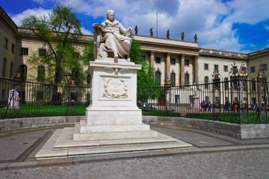 Humboldt heykel, Humboldt Üniversitesi, Berlin, Almanya