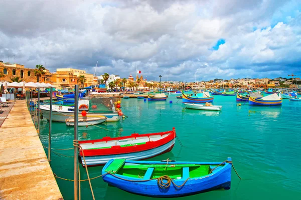 Луццу Красочные Лодки Порту Марсашлокк Средиземном Море Остров Мальта — стоковое фото