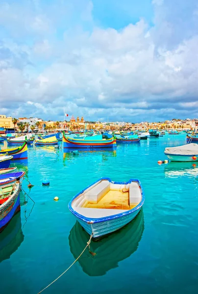 Luzzu Barevné Lodě Přístavu Marsaxlokk Záliv Středozemního Moře Ostrov Malta — Stock fotografie