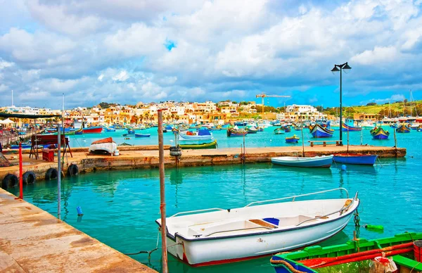 Marsaxlokk Malta Adası Deniz Limanda Luzzu Renkli Tekneler — Stok fotoğraf