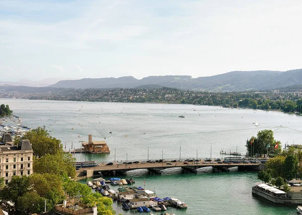 Zurique Suíça Setembro 2016 Barcos Limmat River Cidade Velha Zurique — Fotografia de Stock