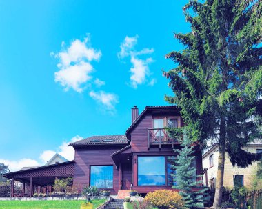 Küçük bahçe ile modern kır evi. Druskininkai