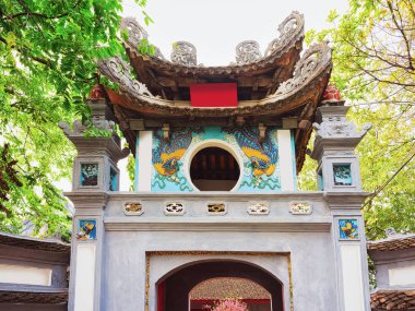 Kapı girişinde Ngoc oğlu tapınağa Hanoi, Vietnam için
