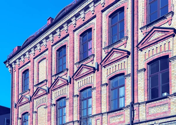 Tuğla apartmanın parçası. Tonda