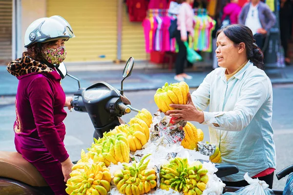 Hanoi Vietnam February 2016 Selling Buddha Hand Fruit Street Market — Stock Photo, Image