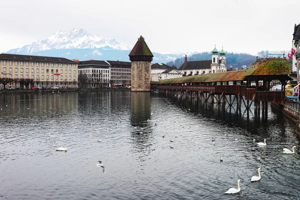 Lucerne Švýcarsko Leden 2015 Slavný Dřevěný Kapličkový Most Městě Lucern — Stock fotografie
