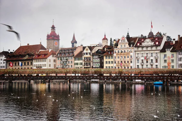 Lucerne Switzerland January 2015 Cityscape Lucerne Chapel Bridge Embankment City — Stock Photo, Image