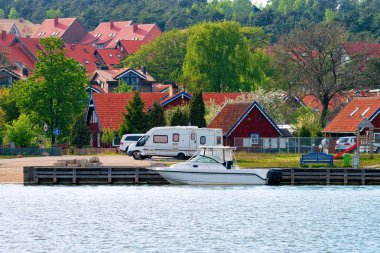Litvanya'da Curonian Spit ve Baltık Denizi üzerinde Neringa Klaipeda Nida tatil kasabası.