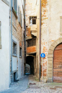 İtalya'da Lombardiya'da Bergamo Aşağı Şehir Antik Caddesi