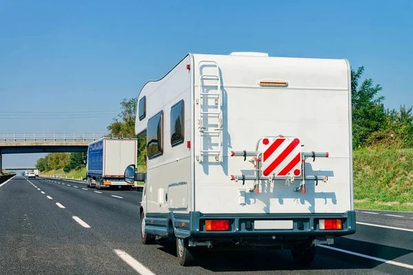 Husvagn Bil Väg Husbil Och Husbil Italien — Stockfoto