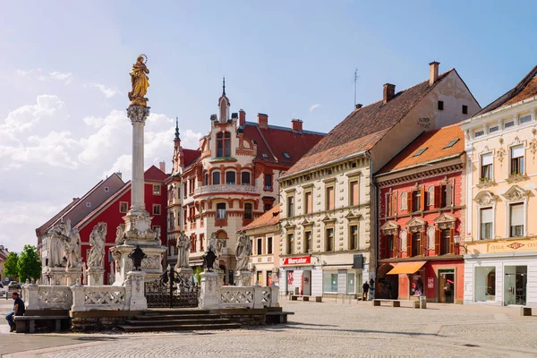 Maribor Slovenia Aprile 2018 Municipio Colonna Della Peste Sulla Piazza — Foto Stock