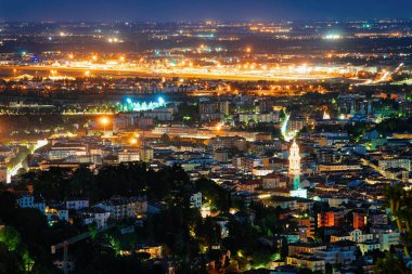 Aşağı Şehir Gece Bergamo cytiscape, İtalya Lombardiya