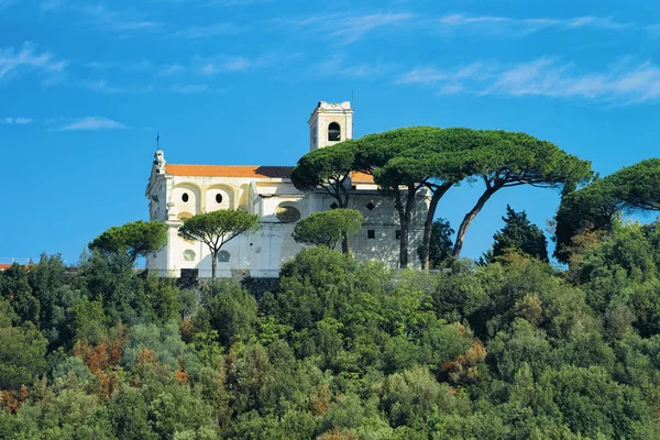 Tájkép Régi Templom Ősszel Olaszországban — Stock Fotó
