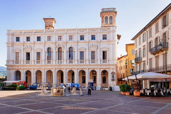 Bergamo Itália Agosto 2016 Praça Palazzo Vecchia Biblioteca Biblioteca Civica — Fotografia de Stock