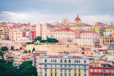 Sardunya adasında mimari ile Cagliary cityscape, Yaz İtalya