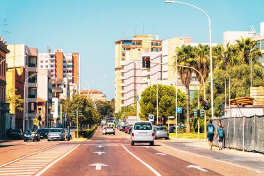 Sardunya adasında çağlı yol ve mimari, Yaz İtalya