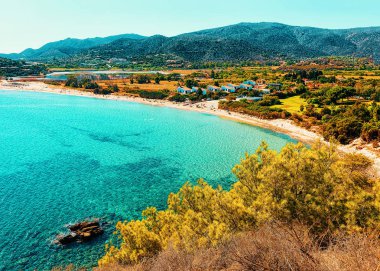İtalya'nın Güney Sardunya Eyaletinde Cagliari Eyaleti Akdeniz'in Mavi Sular Chia Beach.