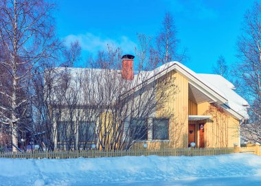 Noel'de Laponya'da Finlandiya'da Snow kış Cottage House
