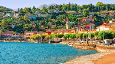 Ascona, İsviçre - 23 Ağustos 2016: İsviçre'de Ticino kantonundaki Maggiore Gölü'ndeki Ascona'daki lüks tesisin seti.