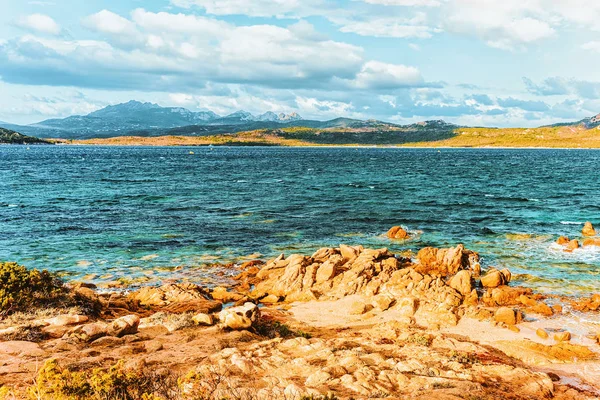 Capriccioli Strand Blauen Wasser Des Mittelmeeres Auf Der Insel Sardinien — Stockfoto