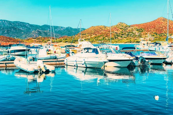 Boats Beautiful Port Villasimius Bay Blue Waters Mediterranean Sea Sardinia — Stock Photo, Image