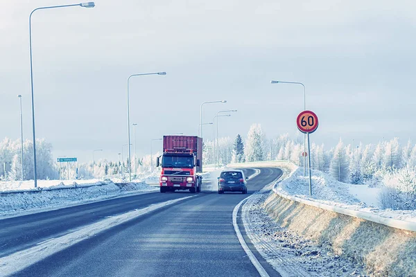 Rovaniemi Finalnd Marzo 2017 Camión Carretera Invierno Nieve Laponia Finlandia — Foto de Stock