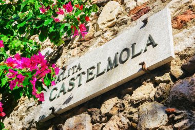 Taormina, İtalya - 25 Eylül 2017: Castelmola'da Taormina, Sicilya, İtalya'da imza tahtası