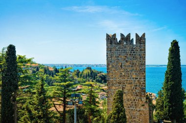 Piran kale ve Adriyatik denizinde eski kule, Slovenya