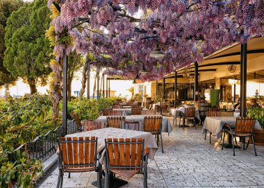 Izola eski şehir Sokak restoran, Slovenya