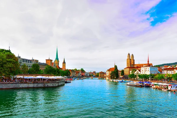 Zurique Suíça Setembro 2016 Limmat River Quay Com Barcos Três — Fotografia de Stock