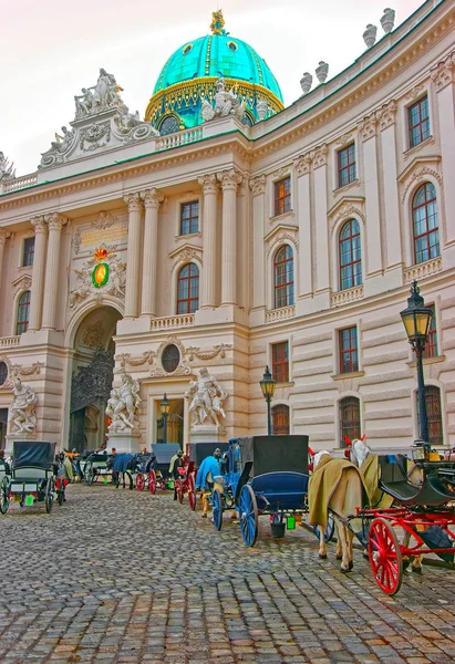 Touristen Saint Michael Flügel Des Hofburg Palastes Wien Österreich Von — Stockfoto