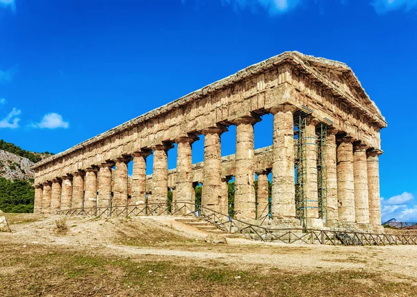 Sicilya'daki Segesta'daki Dorik tapınağı, İtalya