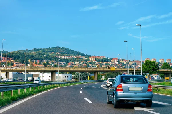 Bil Motorvägen Slovenien Brygga Bakgrunden — Stockfoto