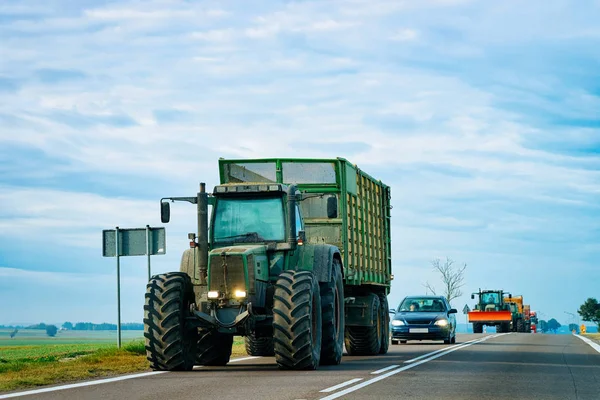 Traktor Pertanian Jalan Raya Polandia — Stok Foto
