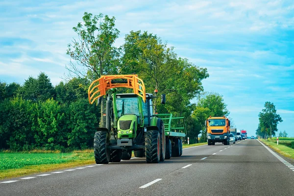 Traktor Pertanian Jalan Raya Polandia — Stok Foto