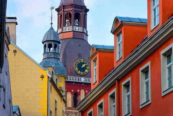 Rue Avec Vue Sur Cathédrale Dôme Riga Lettonie — Photo