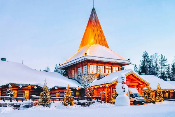 Schneemann Weihnachtsmannbüro Weihnachtsmanndorf Rovaniemi Lappland Finnland — Stockfoto