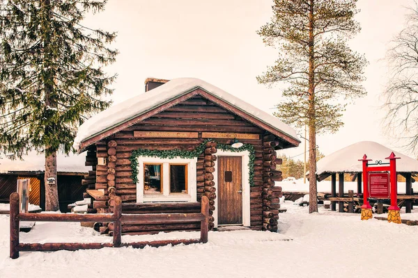 Рованиеми Финляндия Марта 2017 Года Деревянный Дом Деревне Санта Клаус — стоковое фото