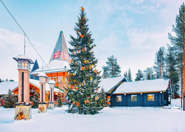 Rovaniemi Finsko Března 2017 Vánoční Stromek Vesnici Santa Claus Rovaniemi — Stock fotografie