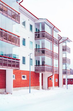Kışın rovaniemi, Lapland, Finlandiya apartman lar kompleksi Blok.