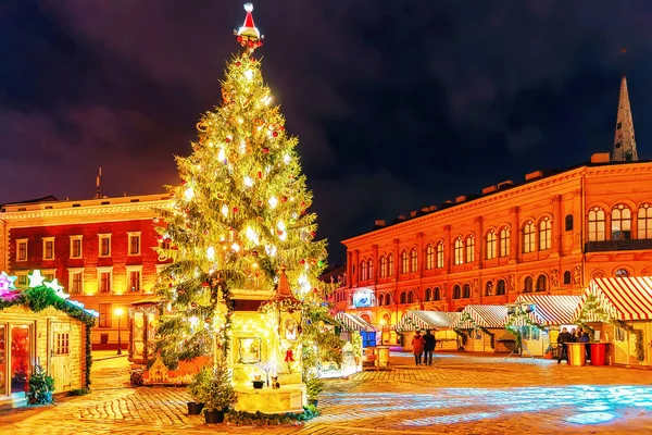 Eenzame Straten Oude Stad Tijdens Kerstviering Kerstmarkt Winter Riga Letland — Stockfoto